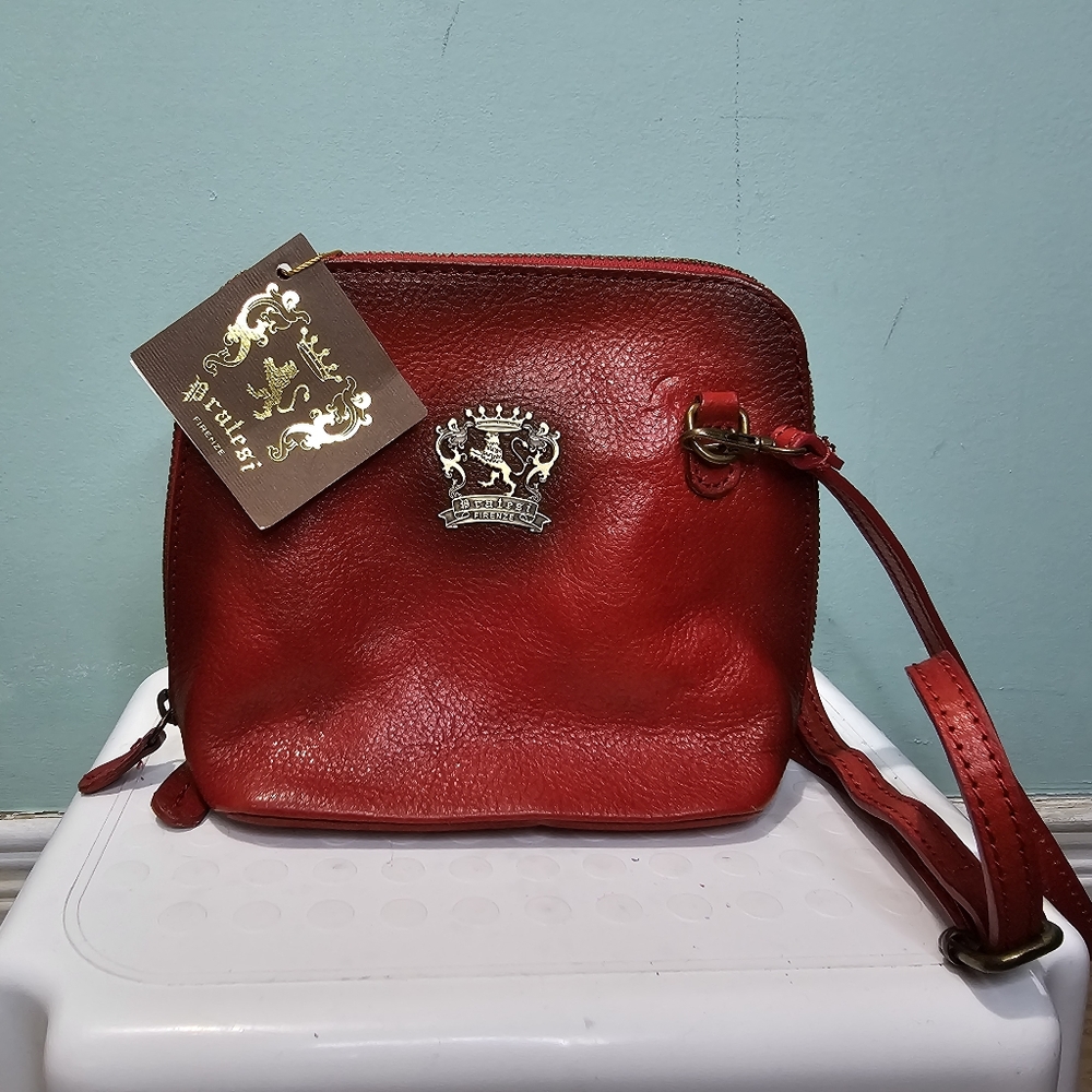 NWT PRATESI FIRENZE Red Italian Leather Volterra Dome Small Crossbody Bag - Picture 3 of 8